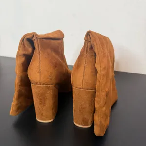 Womens Brown Slouchy Boots Size 8.5 Faux Suede Block Heel Almond Toe Fall thumbnail 10