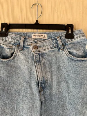 Abercrombie & Fitch The '90s Straight Ultra High Rise thumbnail 2
