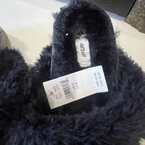 NWT Aerie Black Fuzzy Clogs/Slippers Size 6 thumbnail 2