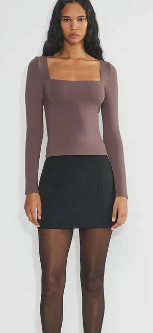 Aritzia Babaton Original Contour Squareneck Longsleeve Crop Top Women’s Size L thumbnail 1