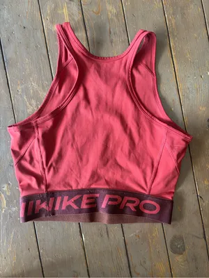Nike Pro Dri-FIT Graphic Crop Tank with branded elastic waistband thumbnail 3