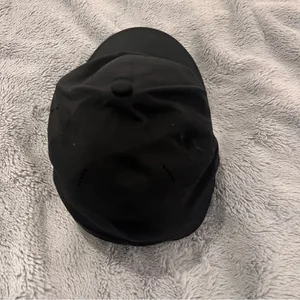 lululemon athletica Black Hat S/M thumbnail 2