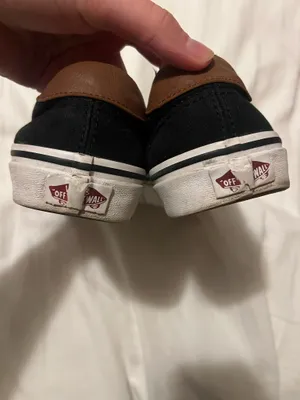 Low-Top Vans Sneakers thumbnail 4