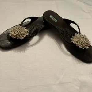 Oka-B Floral Flip Flop Sandals Brown Comfort Thong USA Made Women’s 8.5-9.5 thumbnail 5