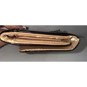 Vintage Guess Tan‎ & White Embossed Leather trifold wallet thumbnail 3