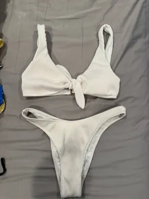 Hollister Bikini Set thumbnail 1