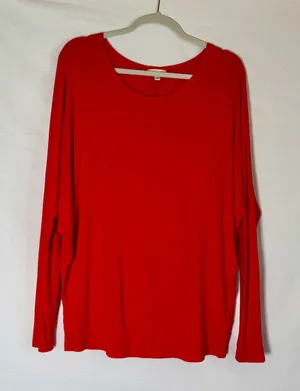 Zenana Outfitters Red Long Sleeve Scoop Neck Top thumbnail 1