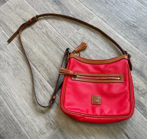 Dooney & Bourke Red Crossbody Bag Purse Vintage Y2K Classic Old Money thumbnail 1