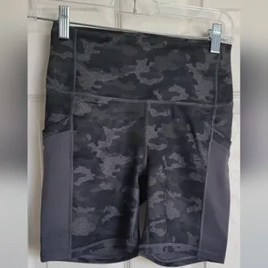 Fabletics thumbnail 3