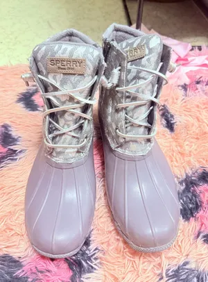 sperry boots thumbnail 1