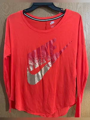 Nike Women’s T-Shirt Red Long Sleeve Scoop Neck Round Hem Gold Foil Swoosh Sz M thumbnail 1