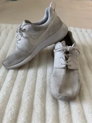 Nike Women's Mesh Athletic Sneakers thumbnail 4