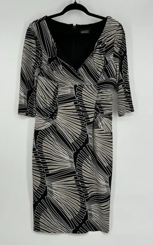 Adriana Papell Geometric Fitted Stretch Sheath Ruched Sides Fully Lined‎ Size 6 thumbnail 1