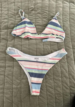 Roxy Bikini thumbnail 1