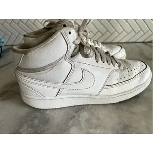 Nike Court Vision Mid Triple White Shoes Sneakers CD5436-100 Women’s Size 9 thumbnail 4