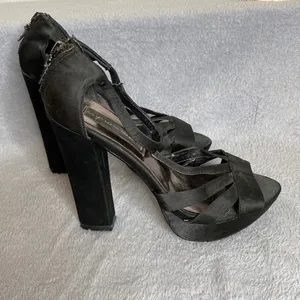 Steven by Steve Madden Haylow Black T-Strap Platform Heels Size 7 thumbnail 2