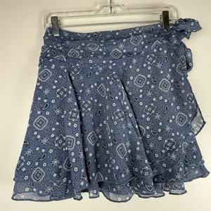 Aerie Navy Paisley Mini Skirt‎ thumbnail 1