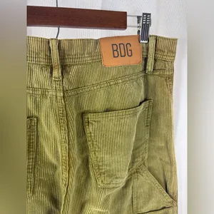 BDG Olive Green Corduroy Cargo Pants, Straight Leg, plus size 36 EUC‎ thumbnail 6