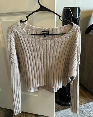 Express sweater thumbnail 1