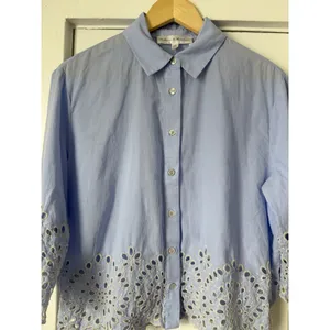 Chelsea & Theodore Light Blue Eyelet Embroidered Cotton Button Up Shirt M thumbnail 14