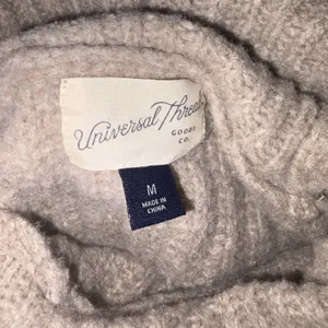 Universal Threads Women Cropped Tan Turtleneck Sweater Size Medium thumbnail 2