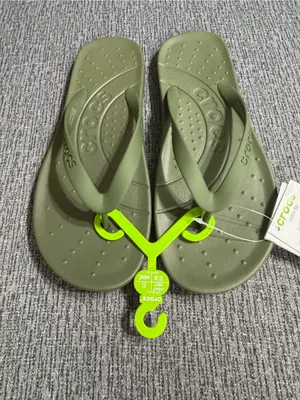 CROCS Gender Inclusive Flip Flop Sandals thumbnail 4