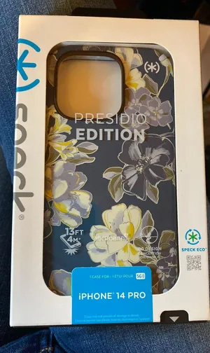 Speck iPhone 14 Pro case thumbnail 1