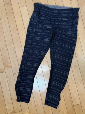 Lululemon Pace Rival Crop leggings in the Cyber Stripe Naval Blue Black Size 8 thumbnail 2