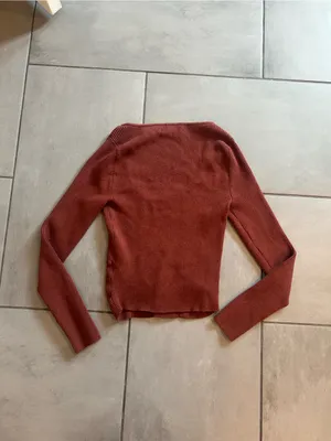 Abercrombie & Fitch Ribbed Scoop-Neck Long-sleeve Crop Top | Rust-brown thumbnail 3