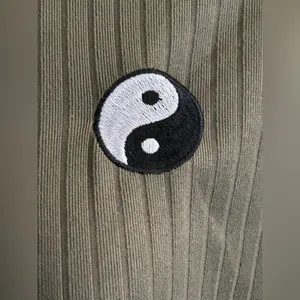 Love Streak Women’s Olive Green Yin Yang Long Sleeve Ribbed Crop Top SZ LG thumbnail 6