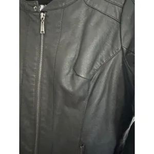 Odyn Women's Black Vegan Leather Moto Jacket. Quilted. Metal Accents. Zipper thumbnail 15