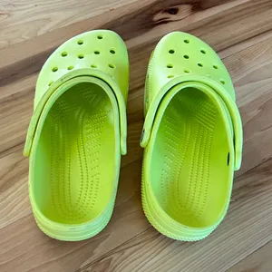 Crocs Classic Clog Acidity Yellow Mens 8 Womens 10 EUC thumbnail 5