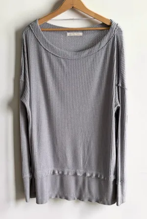 We The‎ Free Free People Grey Waffle Knit Thermal Scoop Neck Ruffle Hem Top M thumbnail 1