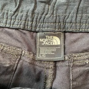 The North Face Women’s Shorts Size L Black Drawstring Hiking Outdoor thumbnail 4