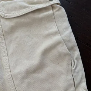 BDG Urban Outfitters Relaxed Skate Cargo Jeans Cream High Rise Size 27 thumbnail 13
