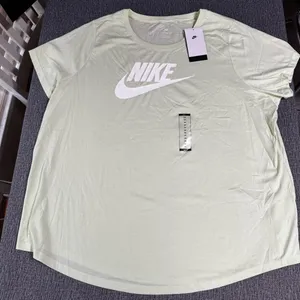 Nike Women’s Short Sleeve T-Shirt thumbnail 2