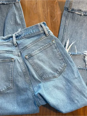 Abercrombie & Fitch Light Wash 90’s Straight Ultra High Rise Jeans 28 waist thumbnail 3