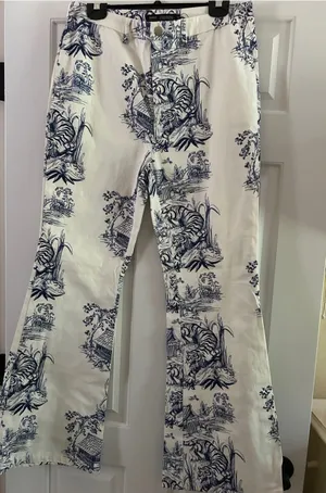White & Navy Toile Tiger Print Women’s Gameday Pants thumbnail 1
