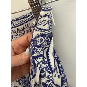 Farm Rio Blue and white linen blend pants size medium thumbnail 4