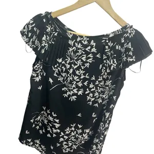 Banana Republic‎ Black Floral Ruffle Sleeve Blouse XS Career Flowy thumbnail 3