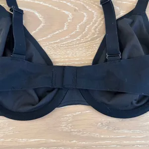 Skims Underwire Bra Size 32C Black thumbnail 3