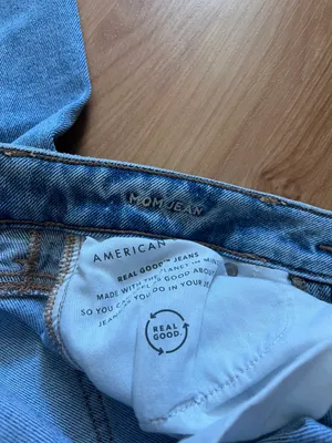 American Eagle Outfitters Mom Jean thumbnail 4