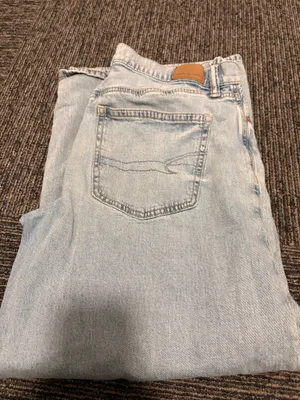 American Eagle Low-Rise Wide-Leg Jeans thumbnail 2
