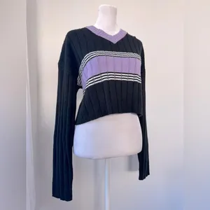 Sweet Rain Black & Lavender Striped Cropped V-Neck Pullover Sweater thumbnail 3