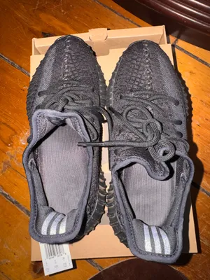 YEEZY BOOST 350 V2 ONYX thumbnail 4