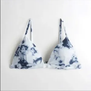 ✨ hollister pink/purple tie dye triangle bikini top✨ thumbnail 2