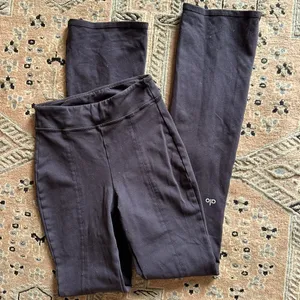 ALO Airbrush High Waist Flutter Legging in Black Sz. XS thumbnail 12