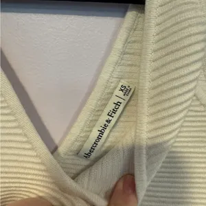 Abercrombie‎ and Fitch white ribbed knit bodysuit thumbnail 2