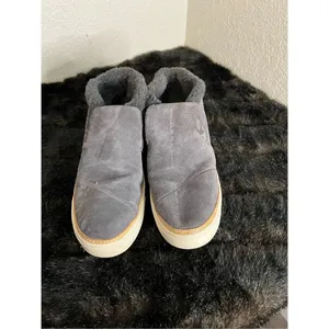 TOMS Paxton Womens 8.5 Faux Fur Water‎ Resistant Slip-on Shoes Gray Leather thumbnail 2