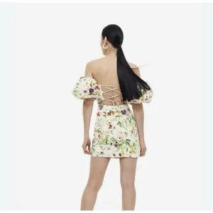 H&M Linen Blend Floral Off Shoulder Puff Sleeve LaceUp Back Dress size M -42 thumbnail 2